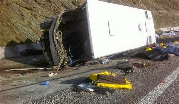 Ανατροπή λεωφορείου με 15 νεκρούς στην Τουρκία - Φωτογραφία 1
