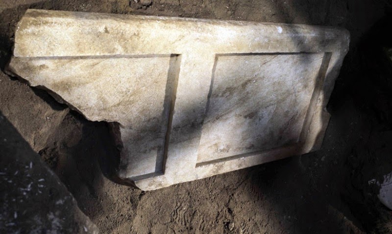 Νέα ευρήματα: Υπάρχει και υπόγειο στον τάφο της Αμφίπολης - Φωτογραφία 2