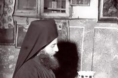 5509 - Εξόδιος ακολουθεία του Γέροντος των Παχωμαίων Ακακίου Ιερομονάχου
