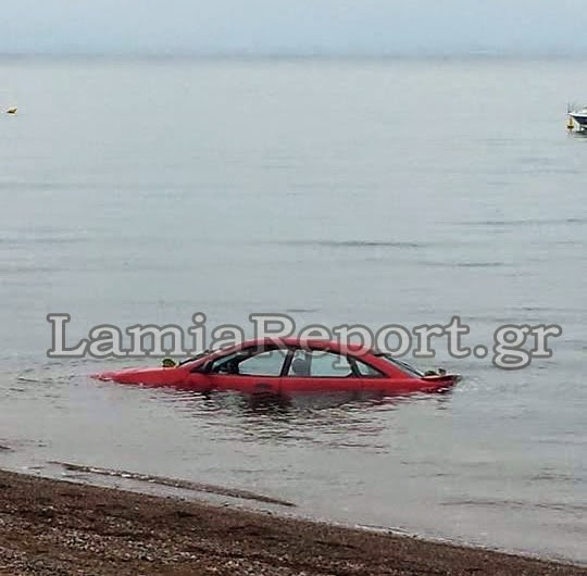 Μεθυσμένος οδηγός βούτηξε με το αυτοκίνητο του στη θάλασσα των Καμμένων Βούρλων [photos] - Φωτογραφία 3