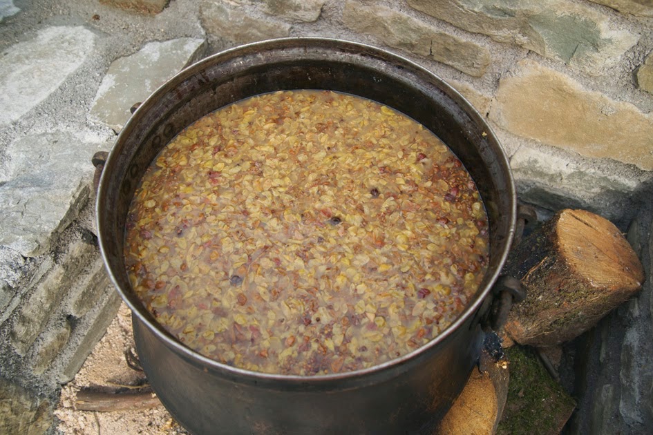 Παράδοση στα χωριά τη Θεσπρωτίας η παραγωγή σπιτικού τσίπουρου... - Φωτογραφία 1
