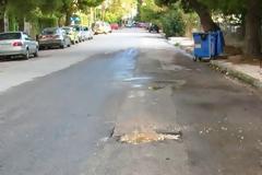 Διόνυσος - Δροσιά: Σεπτέμβριος 2014, οι τρύπες από το έργο αποχέτευσης εμφανίστηκαν πάλι! [photos]