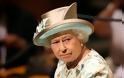 Τι έστειλε η Βασίλισσα Ελισάβετ σε παπαγάλο που έγινε 100 ετών; [photos]
