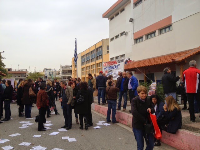 Εκπαιδευτικός - εκπρόσωπος της Χ.Α. κατέληξε στο νοσοκομείο μετά το άγριο ξύλο που έπαιξε με μέλη του ΑΝΤΑΡΣΥΑ [photos + video] - Φωτογραφία 3