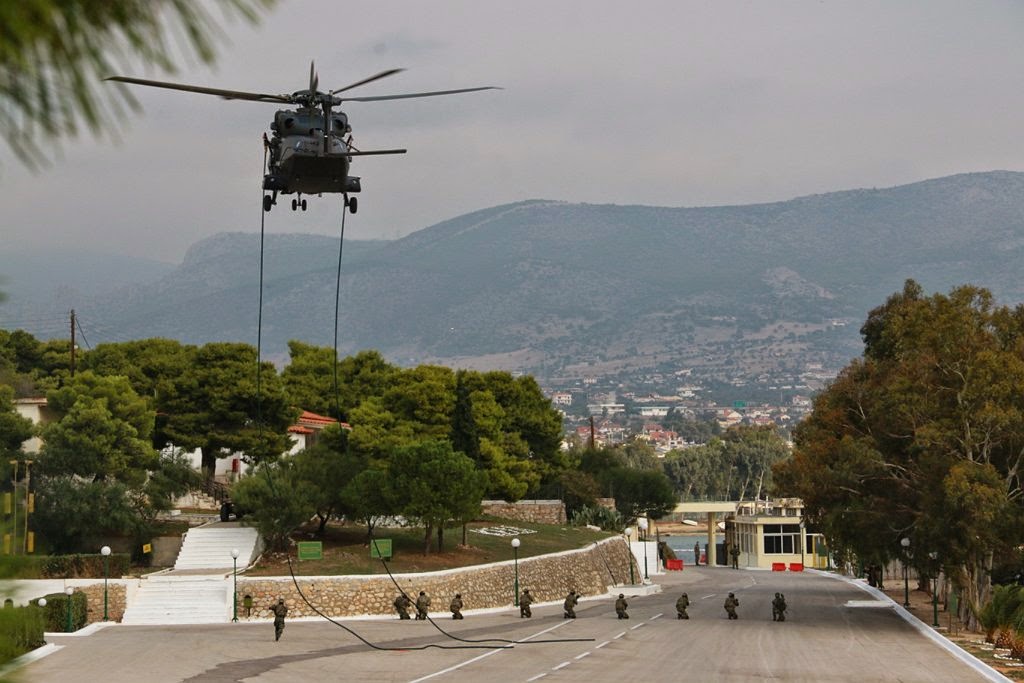 ΕΠΙΣΚΕΨΗ ΑΡΧΗΓΟΥ ΓΕΕΘΑ ΚΑΙ ΑΡΧΗΓΟΥ ΓΕΝΙΚΟΥ ΕΠΙΤΕΛΕΙΟΥ ΕΝΟΠΛΩΝ ΔΥΝΑΜΕΩΝ ΤΗΣ ΤΣΕΧΙΑΣ ΣΤΟ ΚΕΕΔ - Φωτογραφία 5