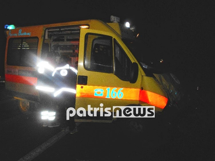 Αυτοκίνητο συγκρούστηκε με ασθενοφόρο στην Αμαλιάδα [photos] - Φωτογραφία 5