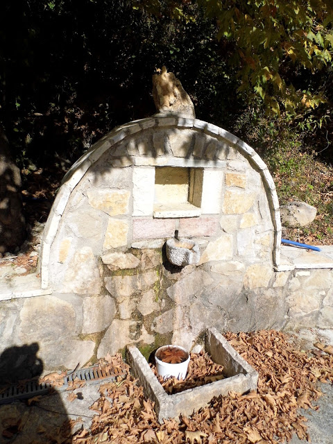 Στο λαξευμένο σε ένα βράχο στα Τζουμέρκα μοναστήρι της Παναγίας Κηπίνας [photos] - Φωτογραφία 4