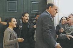 Πριν από τα πολιτικά σχέδια, η κοινωνία μας χρειάζεται μάλλον ψυχανάλυση