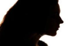 Οι πλαστικές επεμβάσεις της σχεδιάστριας σόκαραν τους φωτογράφους