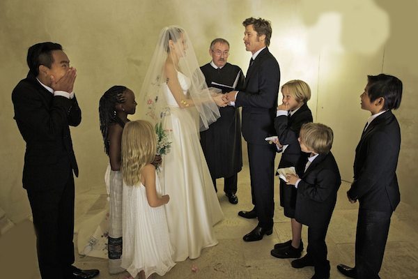 Tι αποκαλύπτει η Τζολί για τον γάμο με τον Μπραντ Πιτ! - Φωτογραφία 2