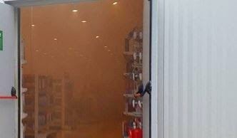 Χαμός σε μεγάλο πολυκατάστημα ηλεκτρικών ειδών στα Γιάννενα - Έβγαιναν καπνοί και οι πελάτες έφυγαν τρέχοντας [photos] - Φωτογραφία 1
