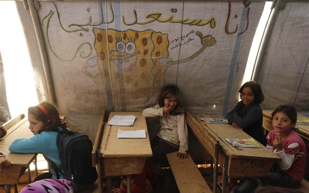 Συρία: Έκλεισε τα σχολεία στην Ντέιρ Αλ Ζορ το Ισλαμικό Κράτος - Τέλος σε φυσική, χημειά και σύνθετα μαθηματικά - Φωτογραφία 1