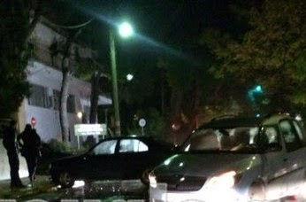 Σύγκρουση οχημάτων στην Τατοΐου [photos] - Φωτογραφία 1