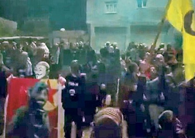 Τουρκία: Αυτόνομη ανακήρυξαν οι Κούρδοι και την Σιλόπη (βίντεο) - Φωτογραφία 3