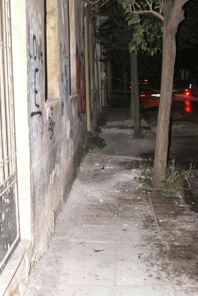 Αίγιο: Ρωγμές σε τοίχους και σπασμένες τζαμαρίες άφησαν τα 4,8 Ρίχτερ - Δείτε φωτο - Φωτογραφία 4