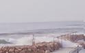 ΑΠΙΣΤΕΥΤΕΣ εικόνες από την Πρέβεζα: Τα κύματα «νίκησαν» το αλιευτικό στον Παντοκράτορα [video]