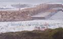 ΑΠΙΣΤΕΥΤΕΣ εικόνες από την Πρέβεζα: Τα κύματα «νίκησαν» το αλιευτικό στον Παντοκράτορα [video] - Φωτογραφία 5