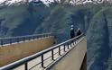 Θέα που προκαλεί ίλιγγο: Η ντιζαϊνάτη γέφυρα που...[photo]