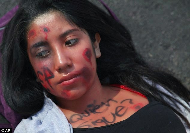Μεξικό: Οργή και πένθος για τη δολοφονία 43 φοιτητών - Φωτογραφία 6