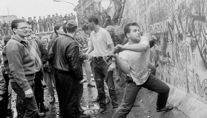 Τείχος Βερολίνου: 25 χρόνια μετά την ιστορική πτώση του - Φωτογραφία 5