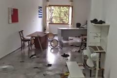 Έσπασαν τα γραφεία της Χρυσής Αυγής [photos]