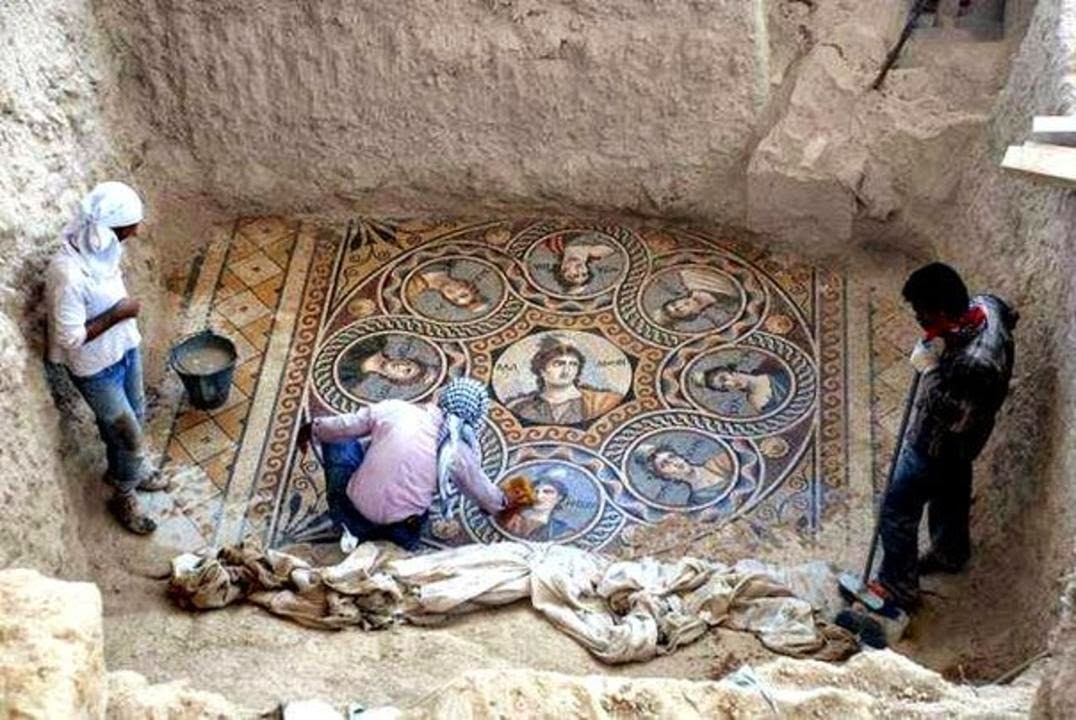 Εκπληκτικής τέχνης ψηφιδωτά ανακαλύφθηκαν στην αρχαία ελληνική πόλη Ζεύγμα [photos + video] - Φωτογραφία 4