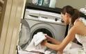Τα ρούχα μας ρυπαίνουν τις θάλασσες κάθε φορά που βάζουμε πλυντήριο!