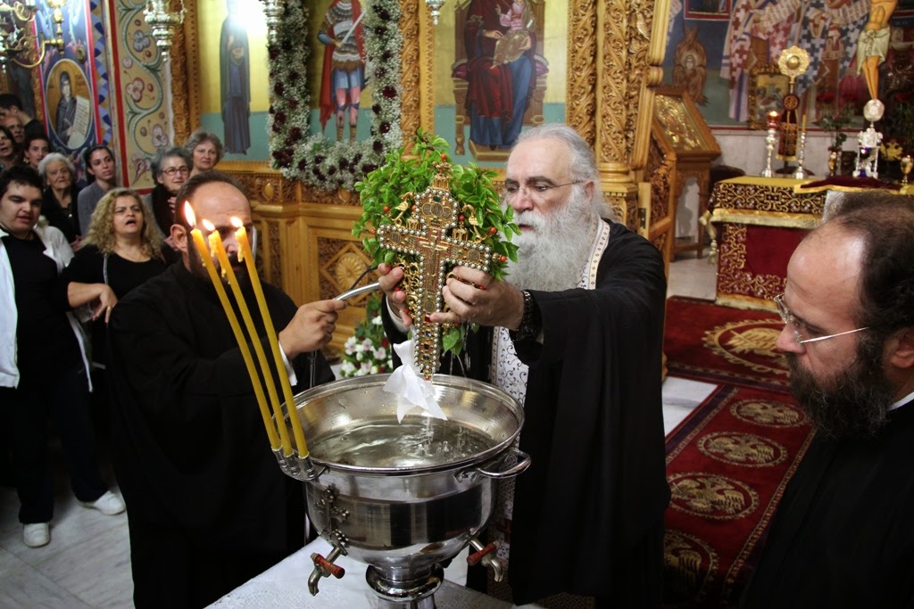 Ανάσταση θύμισε η κοσμοσυρροή στον Καρέα! [photos] - Φωτογραφία 3