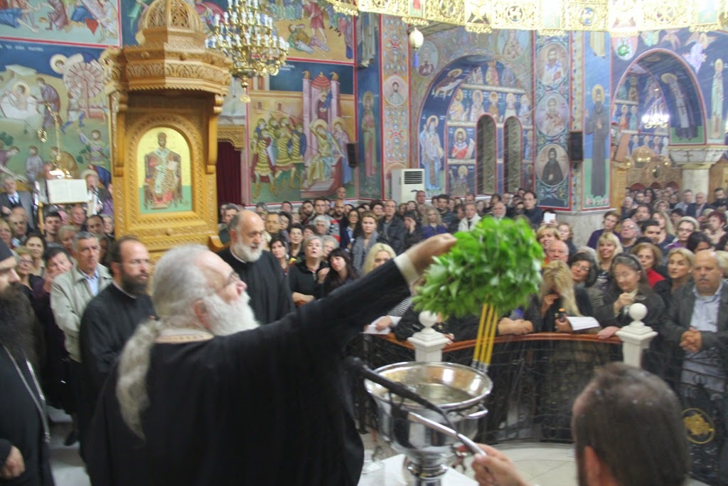 Ανάσταση θύμισε η κοσμοσυρροή στον Καρέα! [photos] - Φωτογραφία 4