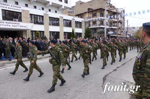 Η στρατιωτική παρέλαση της 102ης επετείου απελευθέρωσης της Καστοριάς (φωτογραφίες – βίντεο) - Φωτογραφία 10