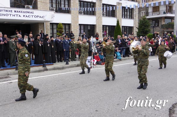 Η στρατιωτική παρέλαση της 102ης επετείου απελευθέρωσης της Καστοριάς (φωτογραφίες – βίντεο) - Φωτογραφία 18
