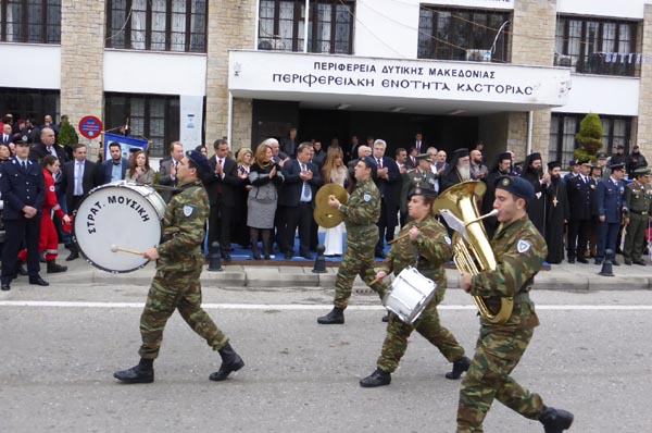 Η στρατιωτική παρέλαση της 102ης επετείου απελευθέρωσης της Καστοριάς (φωτογραφίες – βίντεο) - Φωτογραφία 19