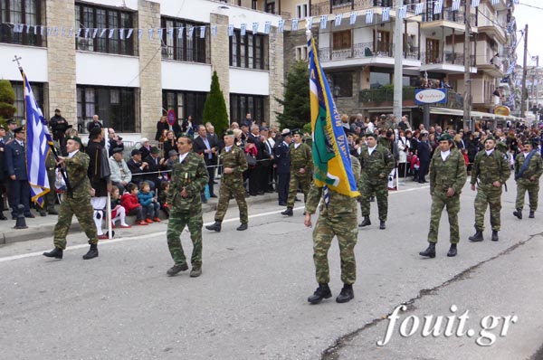 Η στρατιωτική παρέλαση της 102ης επετείου απελευθέρωσης της Καστοριάς (φωτογραφίες – βίντεο) - Φωτογραφία 5