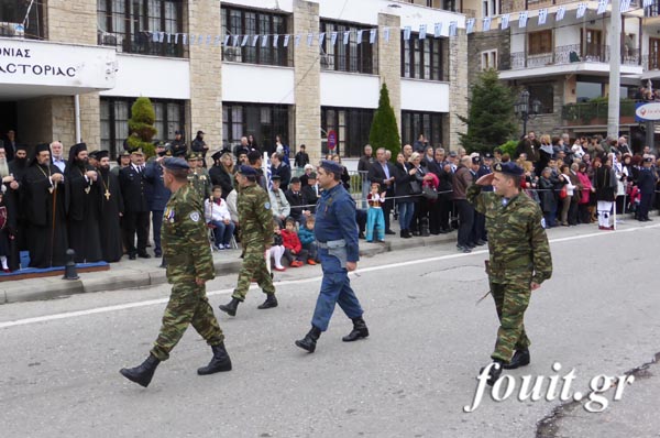 Η στρατιωτική παρέλαση της 102ης επετείου απελευθέρωσης της Καστοριάς (φωτογραφίες – βίντεο) - Φωτογραφία 6