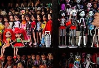 Τάσεις αυτοκτονίας στα μικρά παιδιά δημιουργούν ταινίες τρόμου με κούκλες- τέρατα! - Φωτογραφία 1