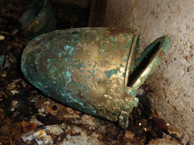 Εντυπωσιακά ευρήματα σε ασύλητο τάφο στη Βεργίνα - Φωτογραφία 1