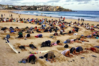 «Άμποτ, βάζεις το κεφάλι σου στην άμμο για την κλιματική αλλαγή» - Φωτογραφία 1
