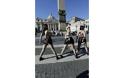 VIDEO &ΦΩΤΟ: Ιταλία - Οι Femen ασχημονούν με τον χριστιανικό σταυρό - Φωτογραφία 17