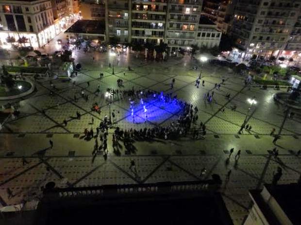Πάτρα: Έφτιαξαν στην πλατεία Γεωργίου τον μπλε κύκλο του Σακχαρώδη Διαβήτη - Φωτογραφία 1