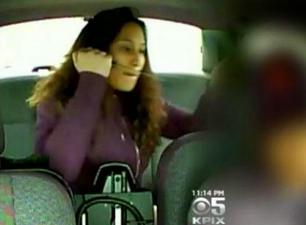 Η εικόνα σοκάρει: Επιβάτης ταξί μαχαιρώνει στον λαιμό τον οδηγό...[video] - Φωτογραφία 1