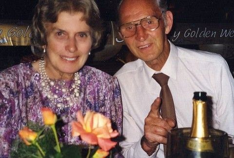 ΘΑ ΔΑΚΡΥΣΕΙΣ...Παντρεμένο ζευγάρι για 65 χρόνια πεθαίνει με ΛΙΓΑ ΛΕΠΤΑ διαφορά! [photos] - Φωτογραφία 1
