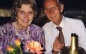 ΘΑ ΔΑΚΡΥΣΕΙΣ...Παντρεμένο ζευγάρι για 65 χρόνια πεθαίνει με ΛΙΓΑ ΛΕΠΤΑ διαφορά! [photos]