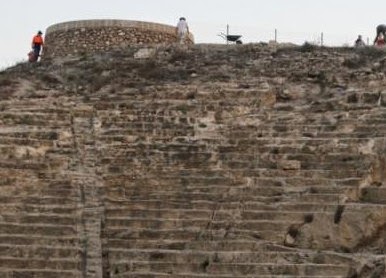 Αρχαία καταστήματα αποκαλύφθηκαν σε ανασκαφές στην Πάφο - Φωτογραφία 1