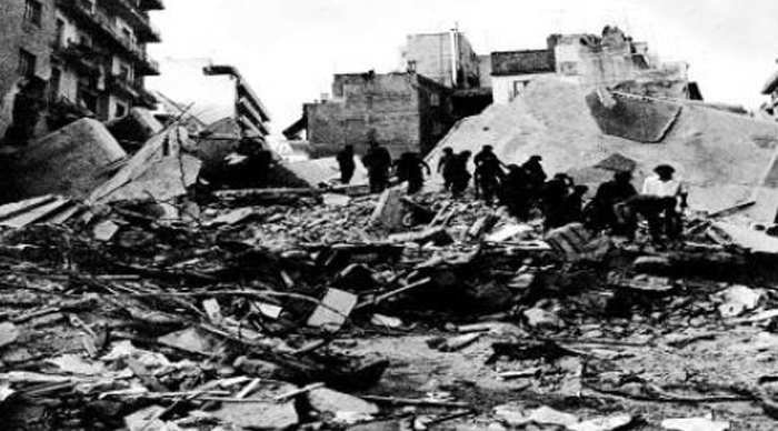 Οι σεισμοί που ΓΚΡΕΜΙΣΑΝ την Ελλάδα και έμειναν στην ιστορία! Ποιοι ήταν οι πιο ισχυροί που έχουν χτυπήσει την χώρα μας; [photos] - Φωτογραφία 3