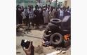 ΦΩΤΟΓΡΑΦΙΑ-ΣΟΚ: Έκαψαν ζωντανό φερόμενο βομβιστή καμικάζι στη Νιγηρία [photo] - Φωτογραφία 2