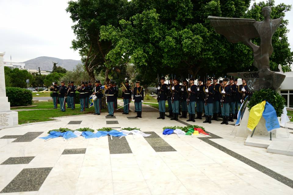 Οι Κούρδοι της Κομπάνι τίμησαν τους Έλληνες στρατιώτες πεσόντες στην Κύπρο - Φωτογραφία 6