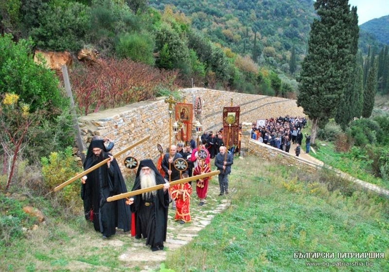 5595 - Φωτογραφίες από την επίσκεψη του Μητροπολίτη Ρούσε κ. Ναούμ (Πατριαρχείου Βουλγαρίας) στην Ιερά Μονή Ζωγράφου Αγίου Όρους - Φωτογραφία 27