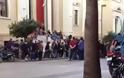 Τώρα: Συγκέντρωση αντιεξουσιαστών έξω από το Δικαστήριο – Απέκλεισαν την οδό Γούναρη! [video]