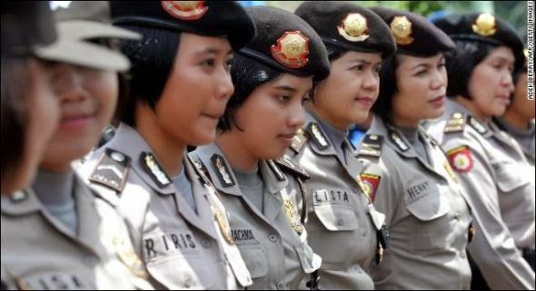 Ινδονησία-Έλεγχος παρθενίας στις υποψήφιες της αστυνομίας! - Φωτογραφία 1