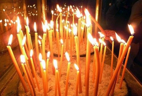 Ήξερες για ποιο λόγο ανάβουμε κερί στην εκκλησία; - Φωτογραφία 1